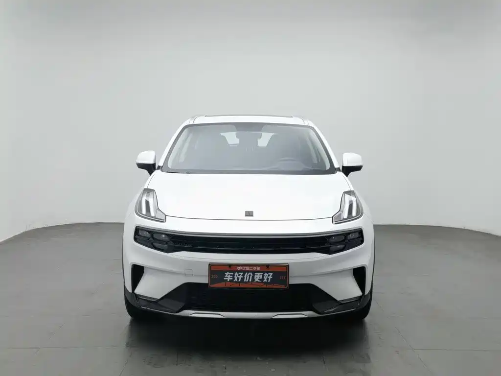Photo 3 - Lynk & Co 06 EM-P