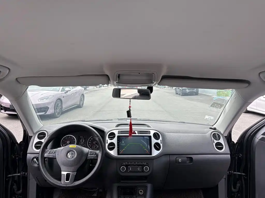 صورة 5 - Volkswagen Tiguan