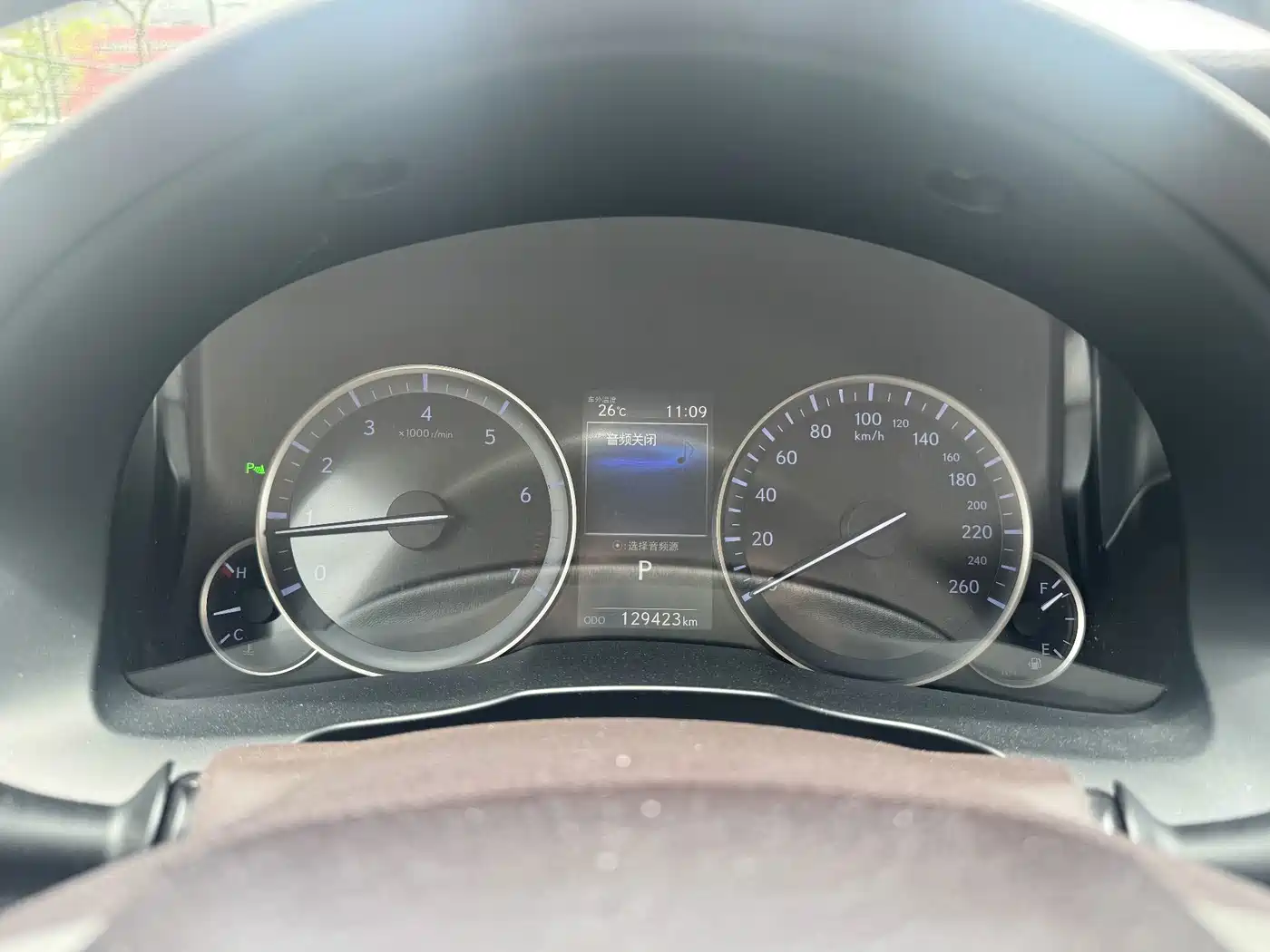 Фото 25 - Lexus ES