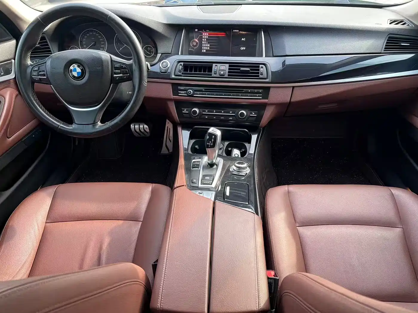 BMW 5 Series 2017 520Li Classic Edition фото 9