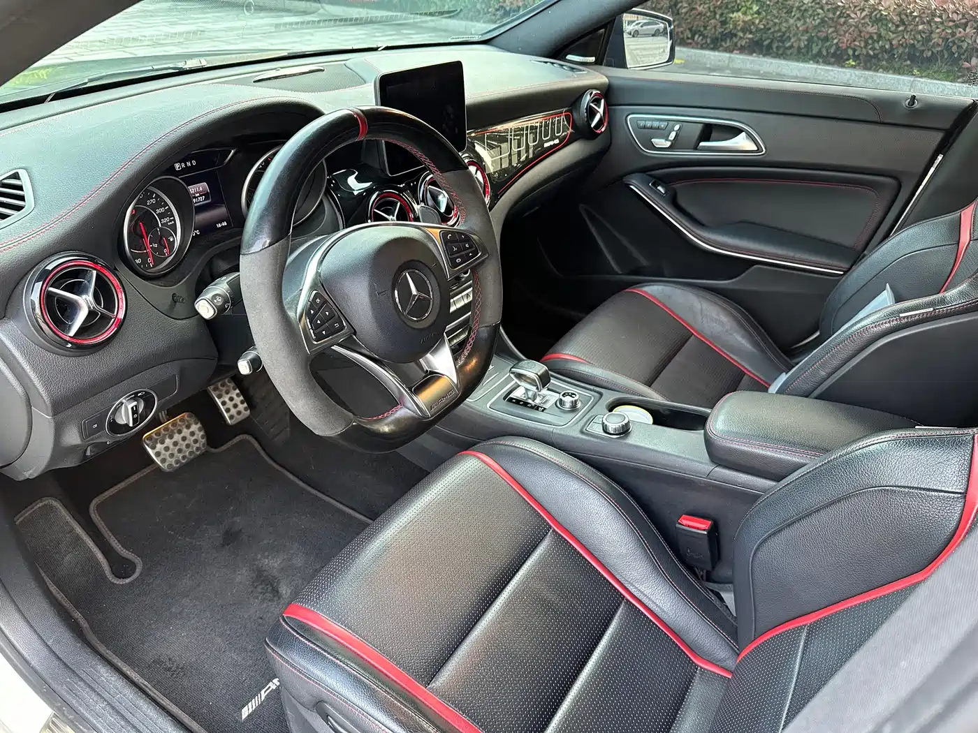 Mercedes-Benz CLA AMG 2015 AMG CLA 45 4MATIC фото 9
