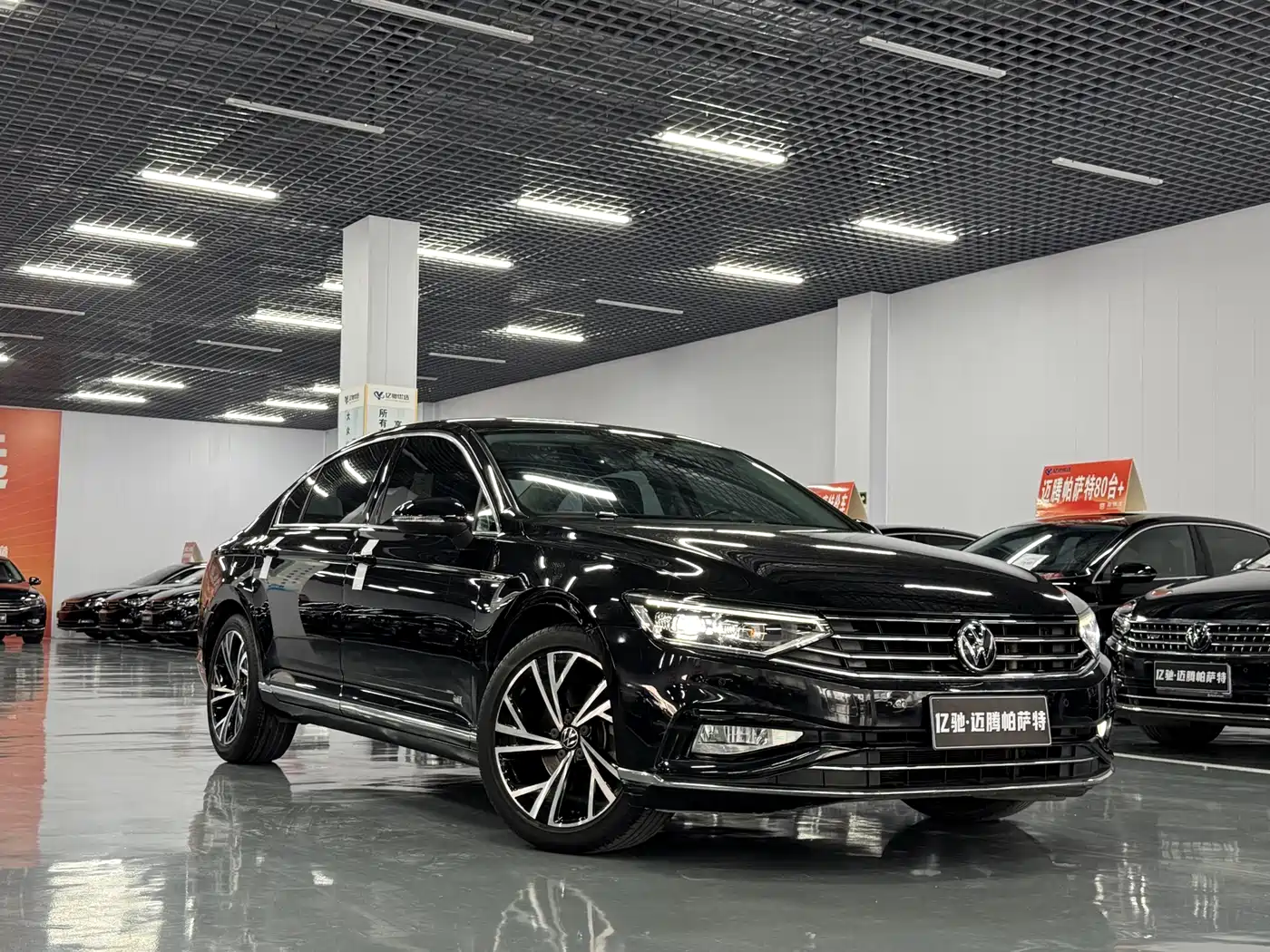 Volkswagen Magotan 2021 330TSI DSG 30th Anniversary Edition фото 3