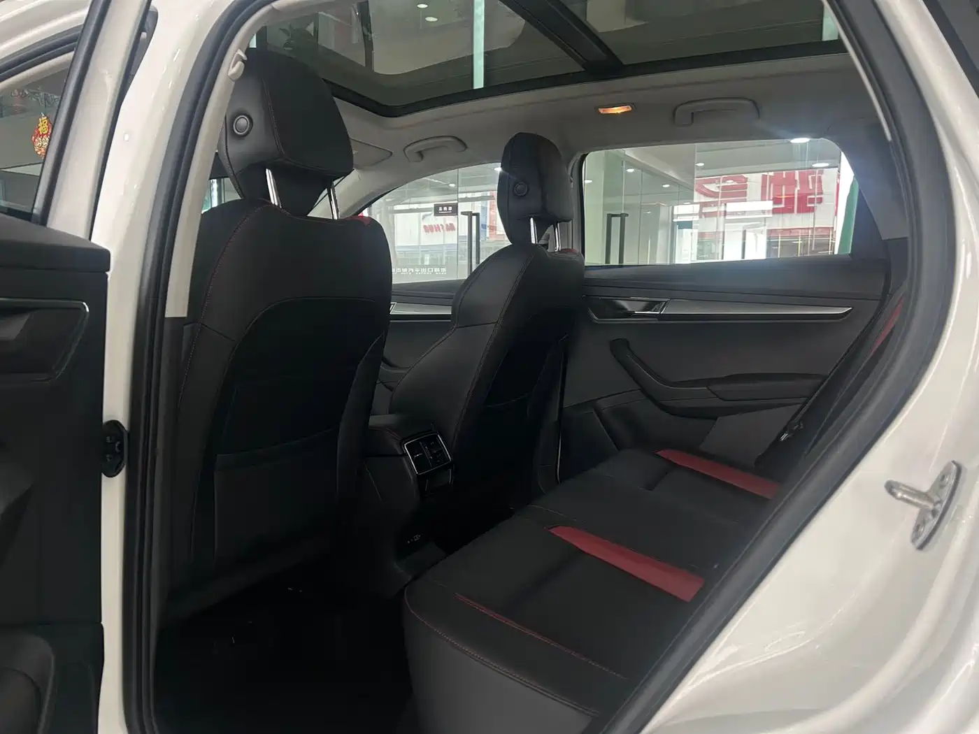 Škoda Karoq 2022 TSI280 Luxury Edition фото 15