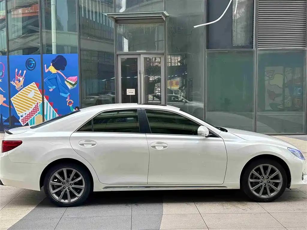 Toyota Reiz 2013 2.5V Premium Edition фото 9