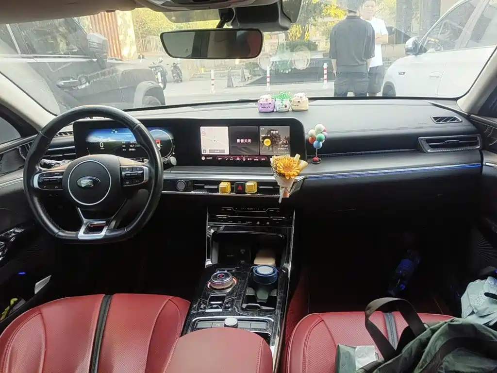 Photo 12 - Kia K5
