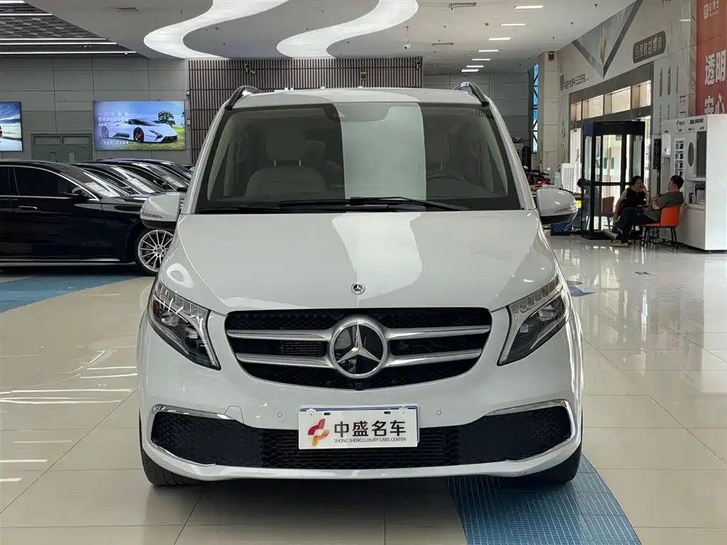 Mercedes-Benz V-Class 2021 V 260 L Long Wheelbase Premium Edition фото 2