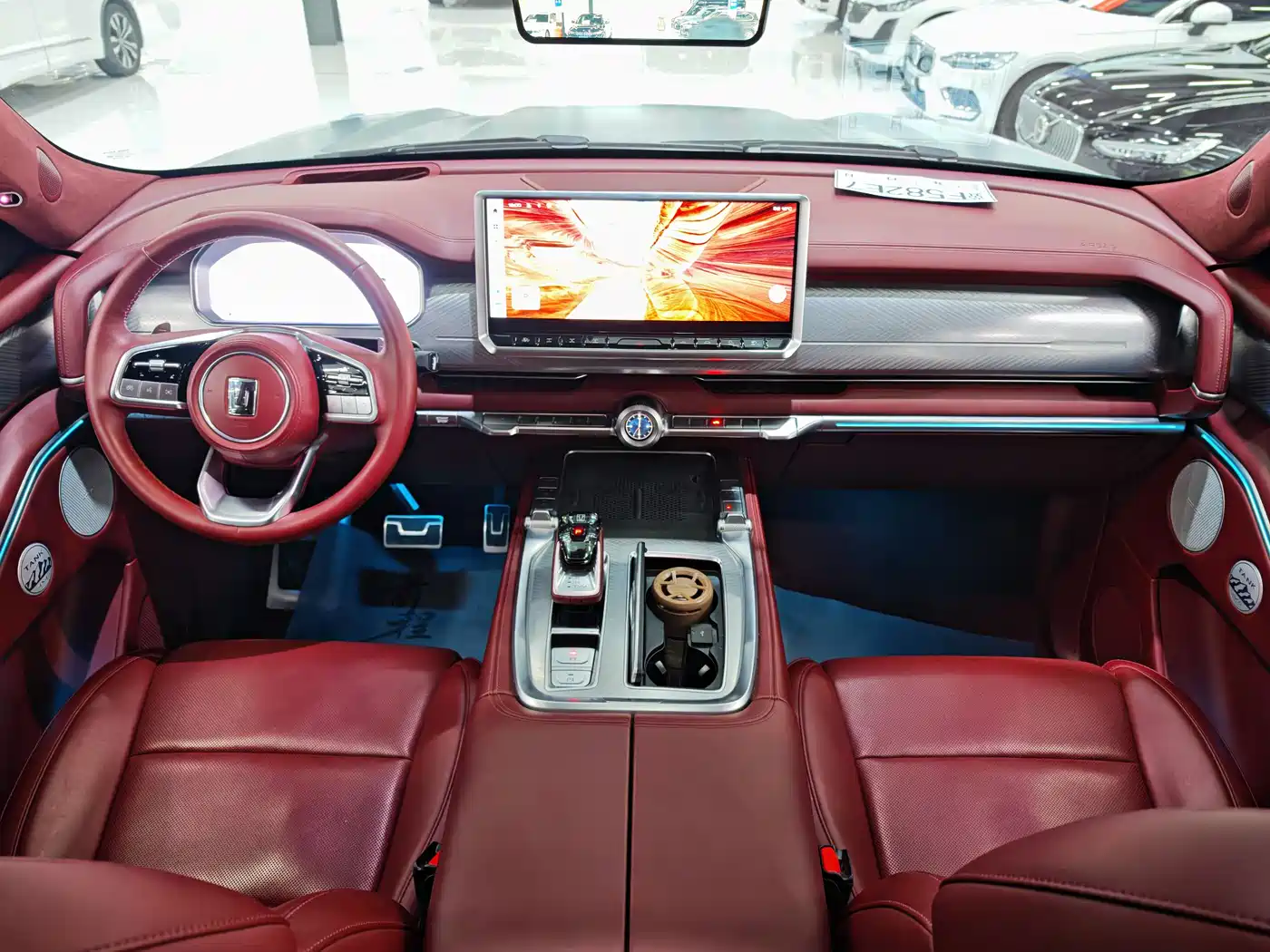 TANK TANK 700 NEW ENERGY