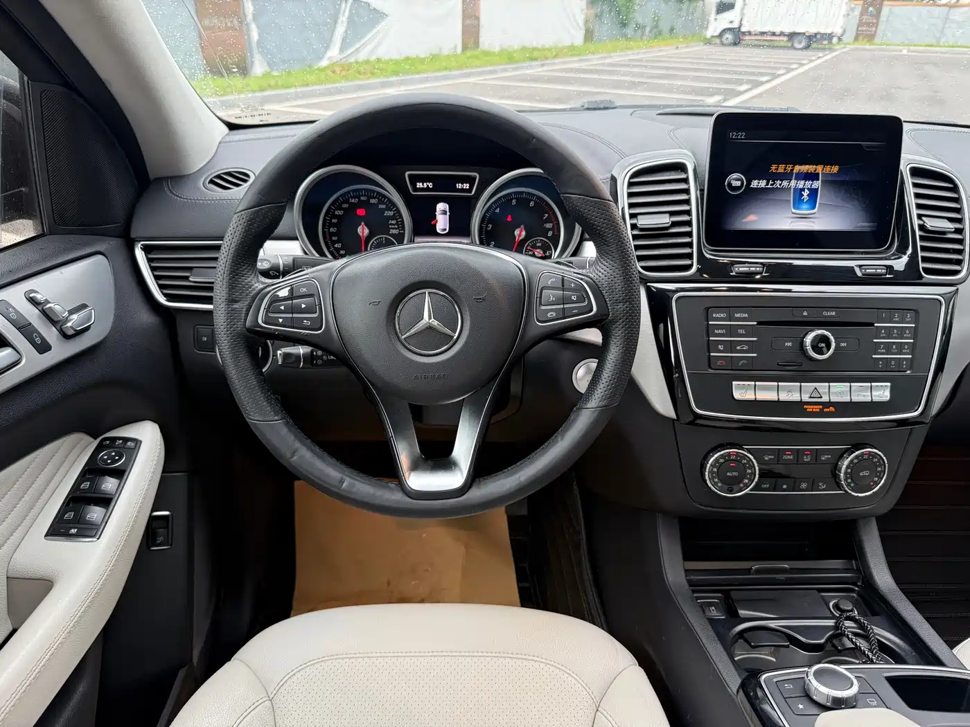 Mercedes-Benz GLE Coupe 2017 GLE 320 4MATIC Coupe SUV фото 10