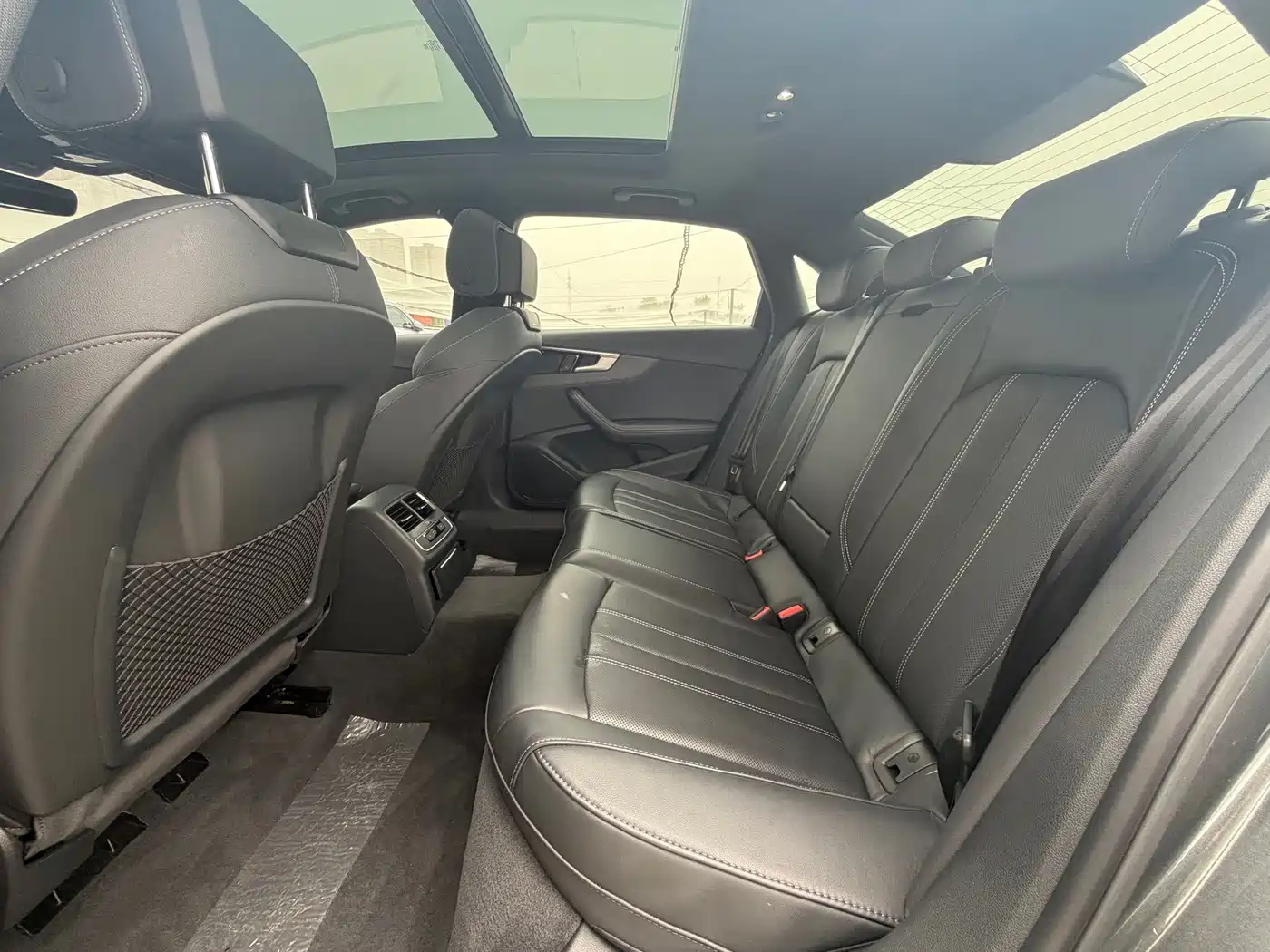 Фото 8 - Audi A4L