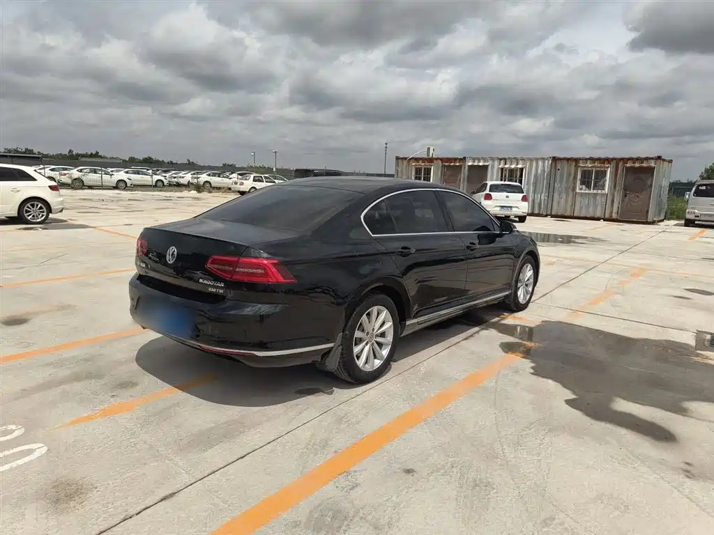 Volkswagen Magotan 2017 330TSI DSG Leading фото 6