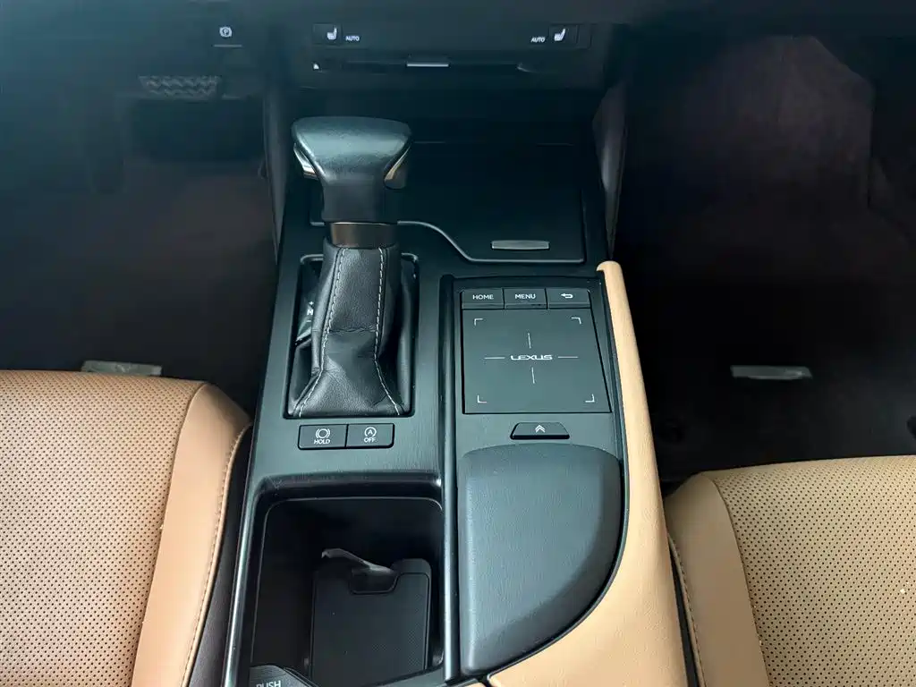 Lexus ES 2020 200 Excellence фото 21