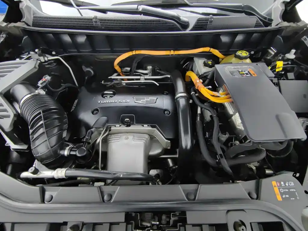 Фото 6 - Cadillac XT5