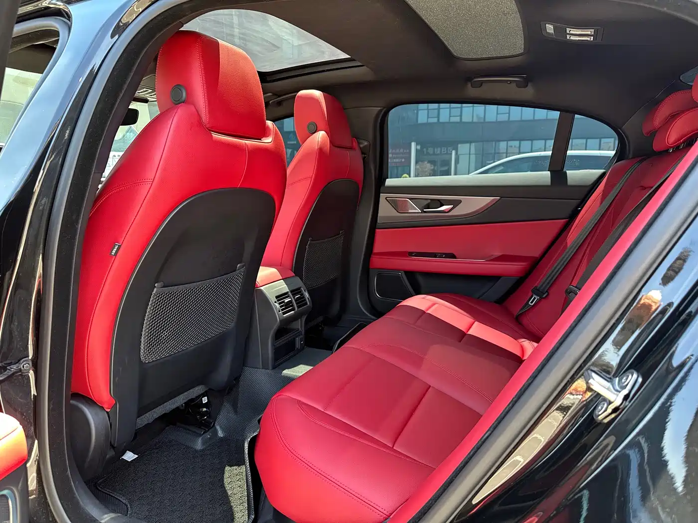 Jaguar XEL 2025 2025 2.0T 250PS R-DYNAMIC 90th Anniversary Edition