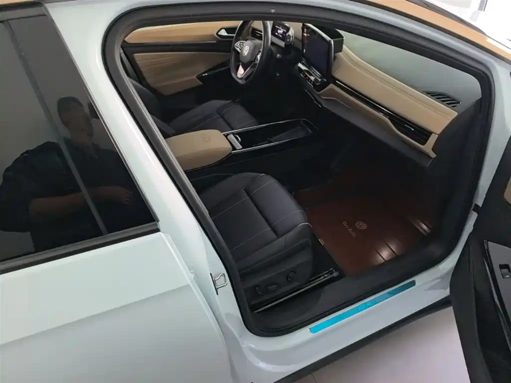 Volkswagen ID.4 X 2022 Pure Long Range Edition фото 25