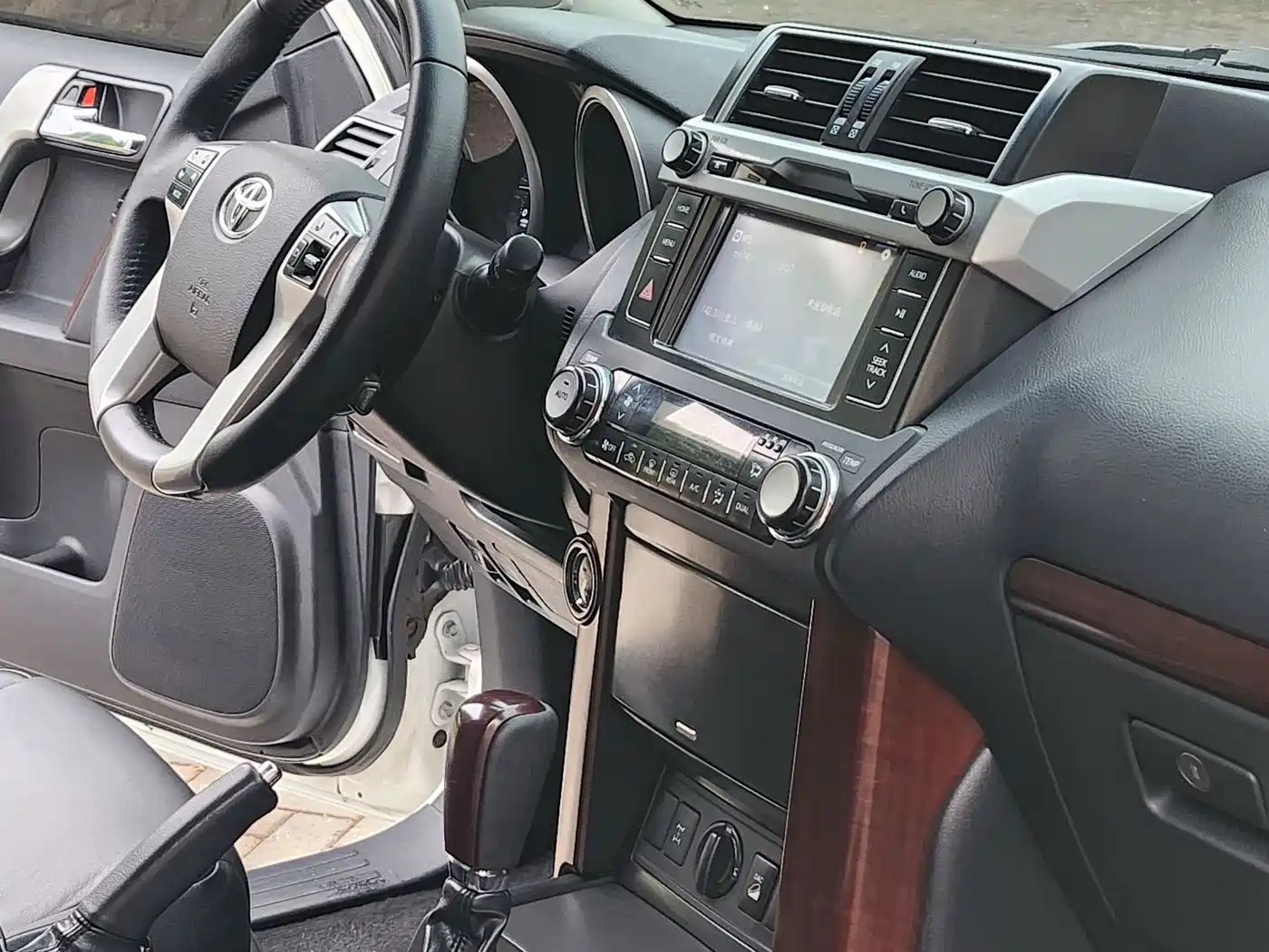 Toyota Prado 2014 4.0L Automatic TX-L фото 6