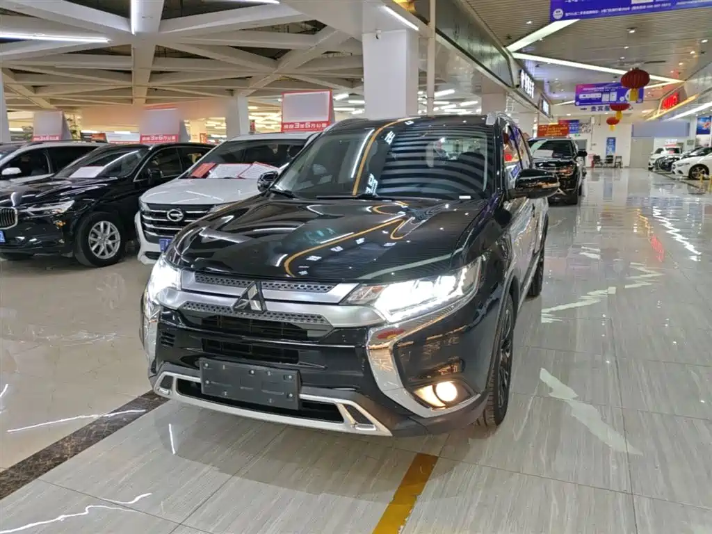 MITSUBISHI OUTLANDER