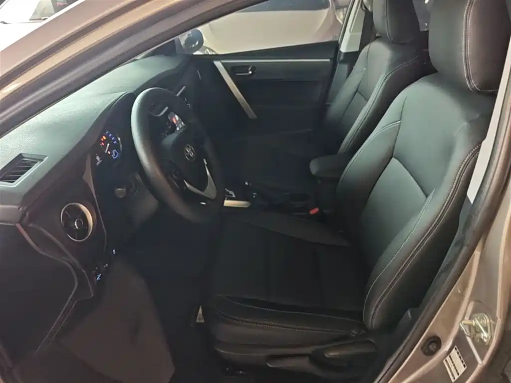 Toyota Corolla 2017 Facelift 1.2T S-CVT GL-i фото 15
