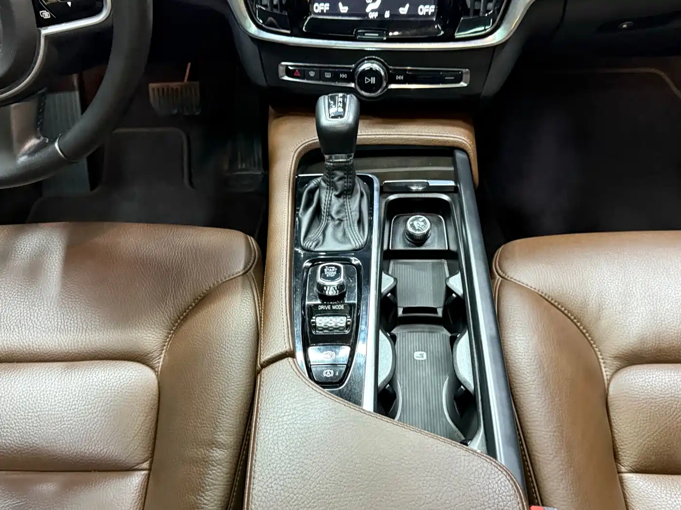 Фото 17 - Volvo S90