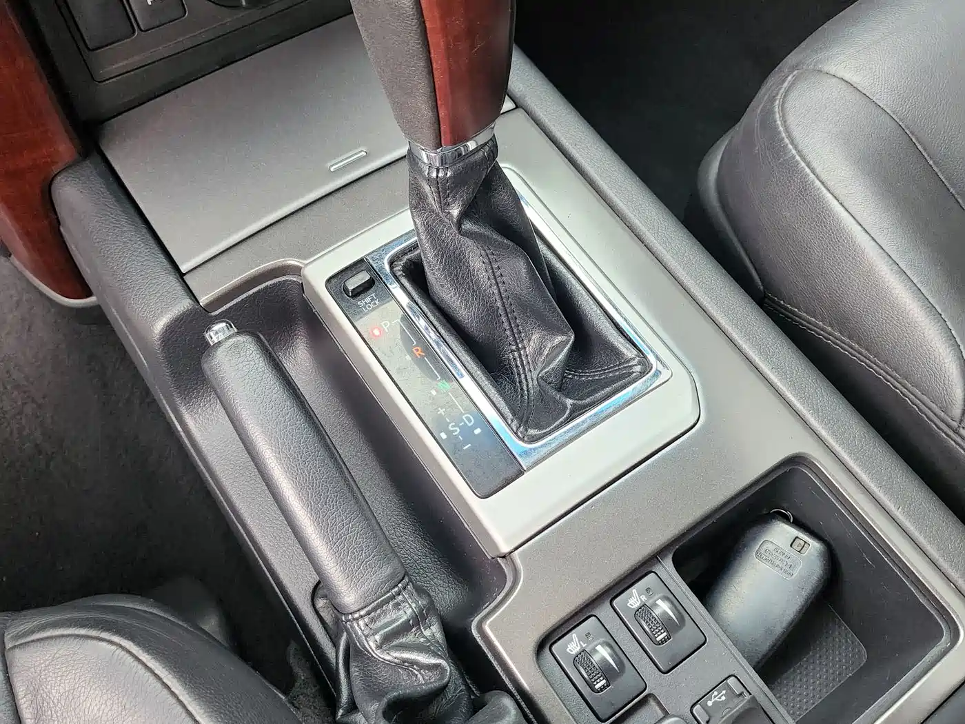 Toyota Prado 2014 4.0L Automatic TX-L фото 9