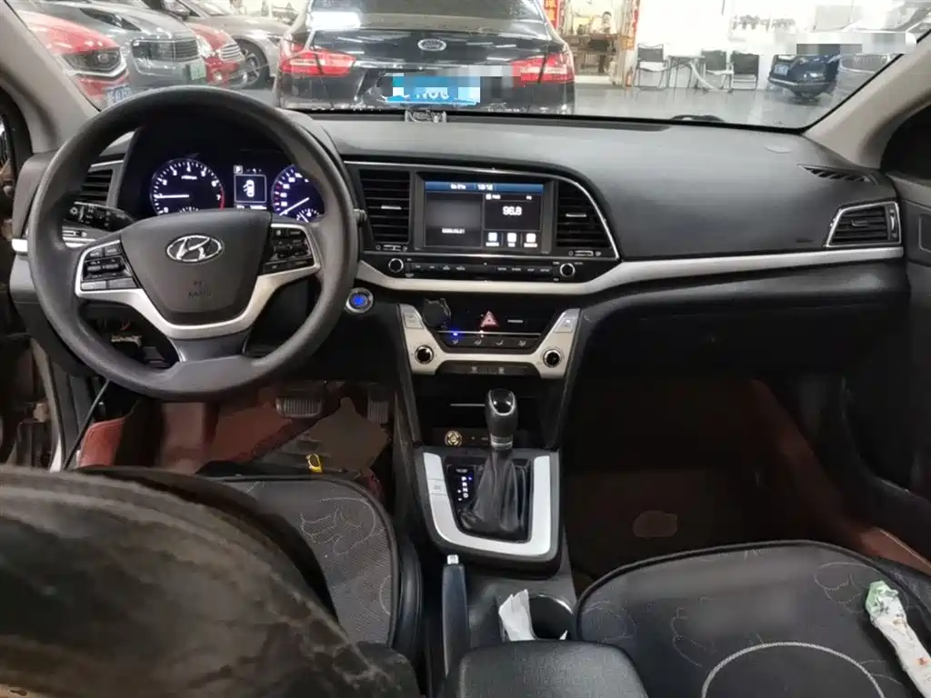 Hyundai Elantra 2016 Model 1.6L Automatic Smart Elite фото 10
