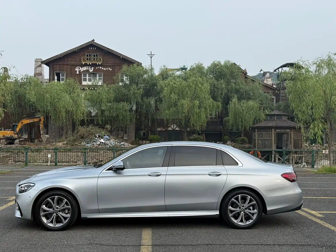 Mercedes-Benz E-Class 2022 Facelift E 300 L Sport Fashion Style фото 4