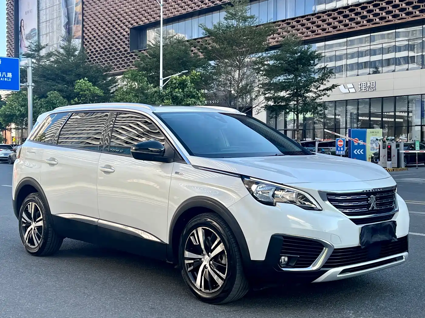 Peugeot 5008 2017 350THP 7-seat Elite Edition фото 3