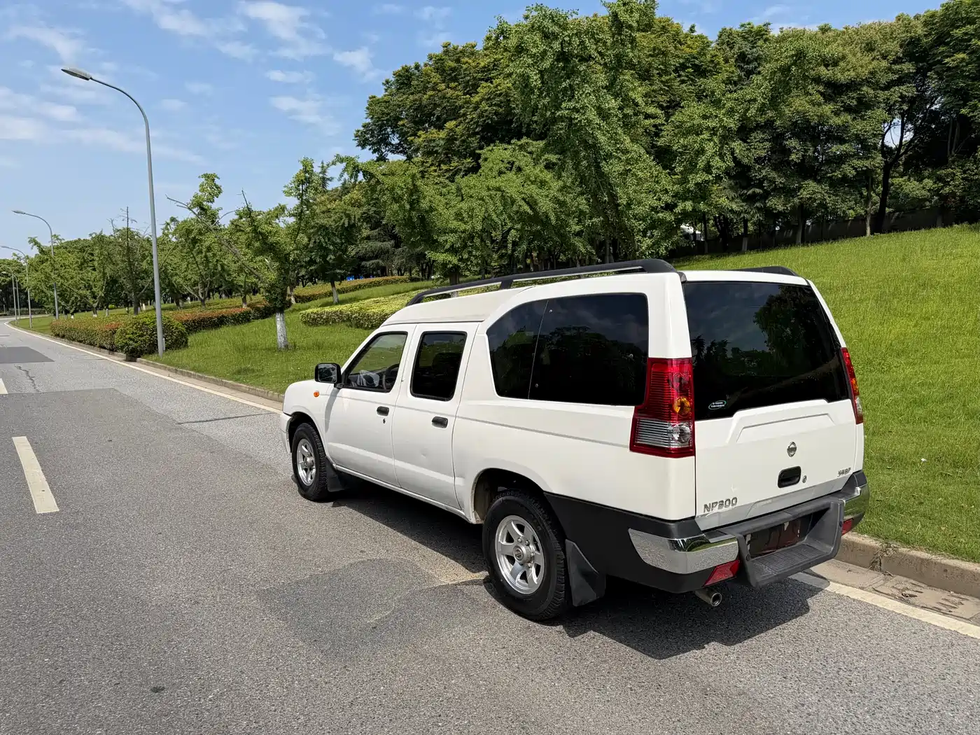 Nissan ZN Van 2015 2013 2.4L 2WD Luxury 5-seater
