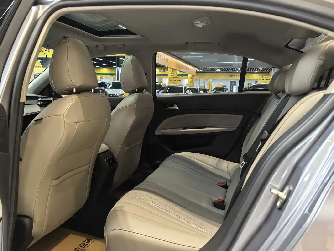 Peugeot 408 2022 1.6T Dream Chaser Edition фото 10