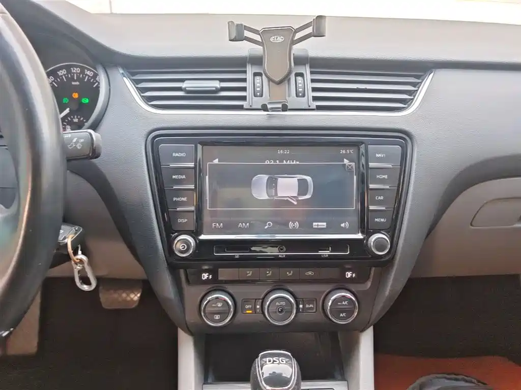 Škoda Octavia 2015 1.4TSI DSG Elegance Edition фото 13