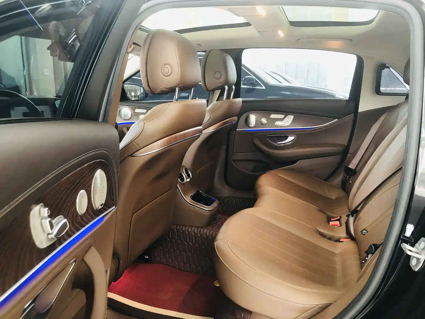 Mercedes-Benz E-Class 2022 E 300 L Luxury фото 6