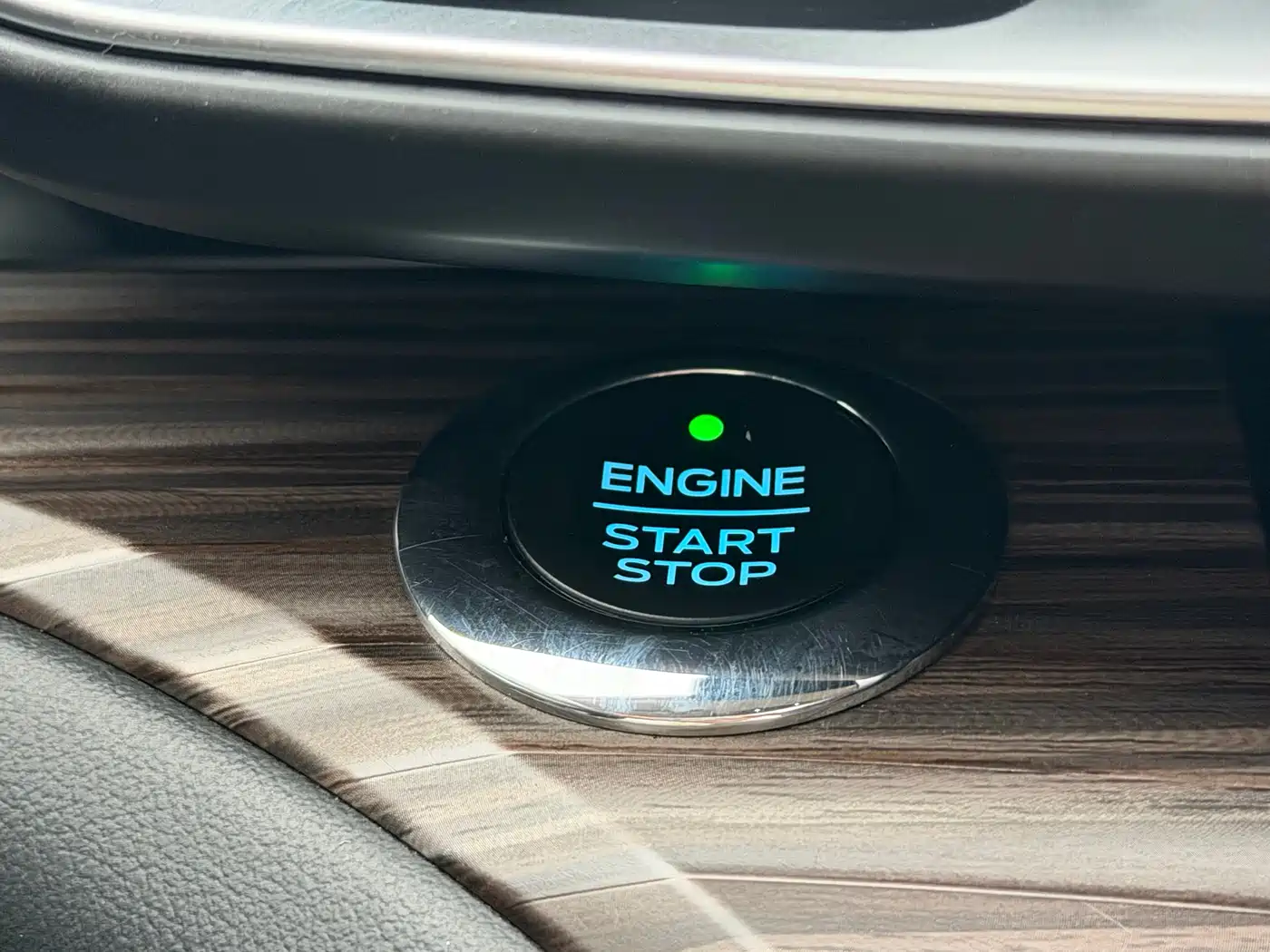 Ford Explorer 2021 2020 EcoBoost 285 AWD Titanium Edition 7-Seater