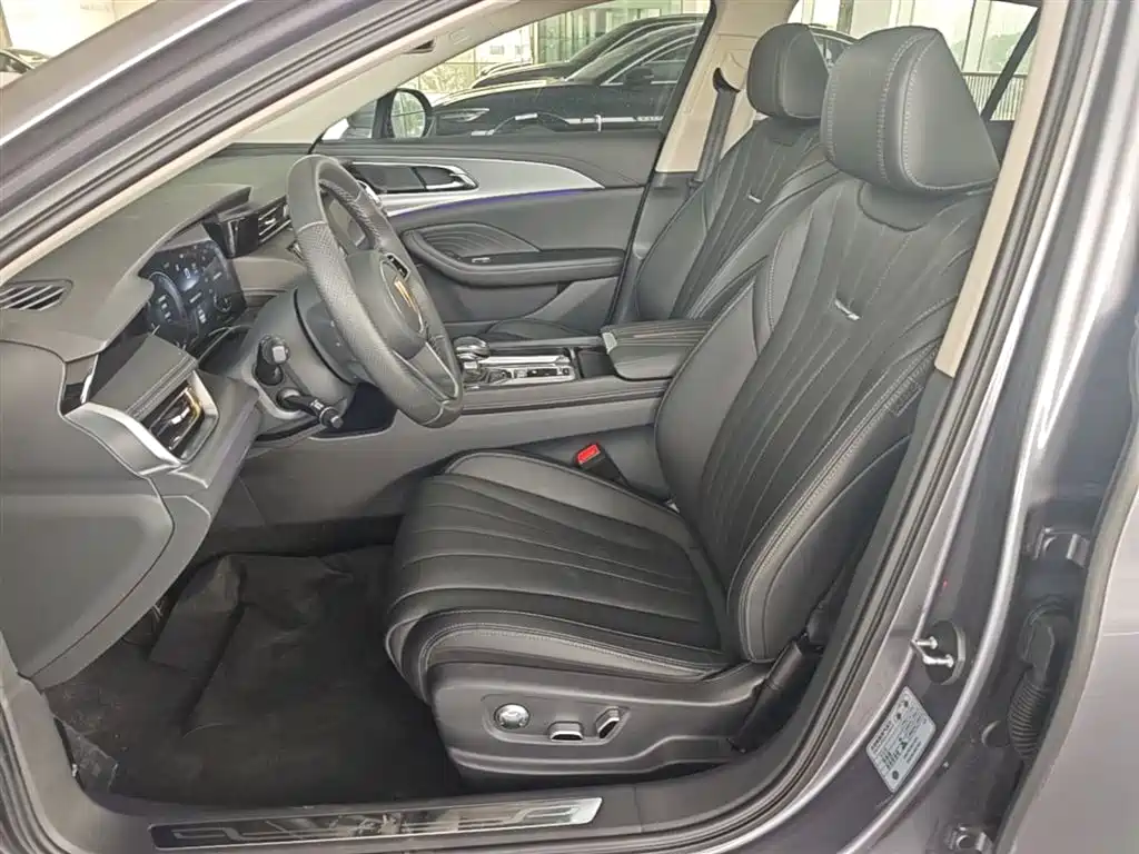 Hongqi H5 2024 2.0T Automatic Smart Connect Flag Smooth Edition фото 15