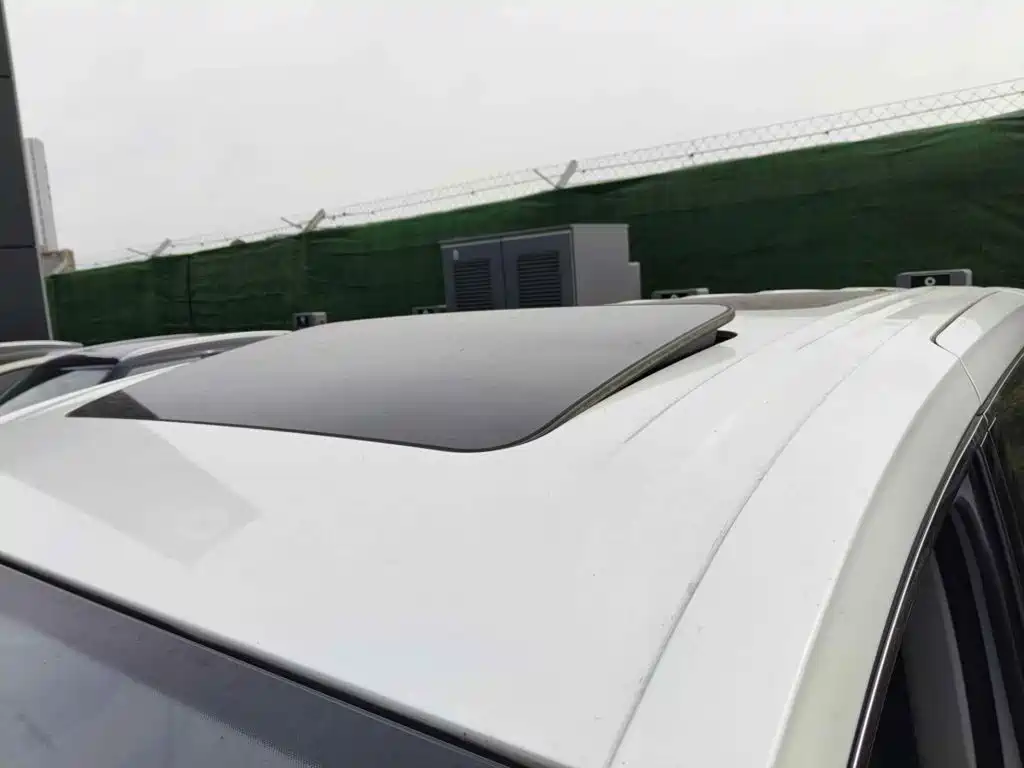 Фото 6 - Roewe iMAX8