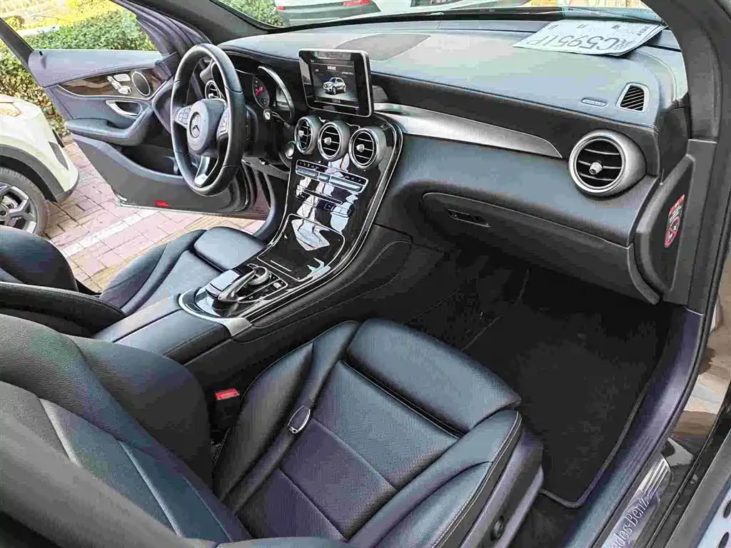 Mercedes-Benz GLC 2017 GLC 260 4MATIC Luxury фото 7