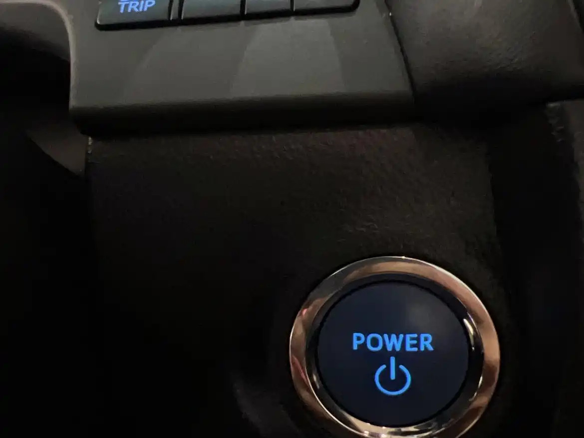 Toyota Alphard 2021 Hybrid 2.5L Luxury фото 20