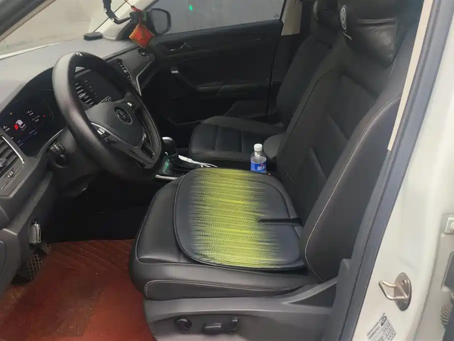 VOLKSWAGEN T ROC EXPLORING SONGS