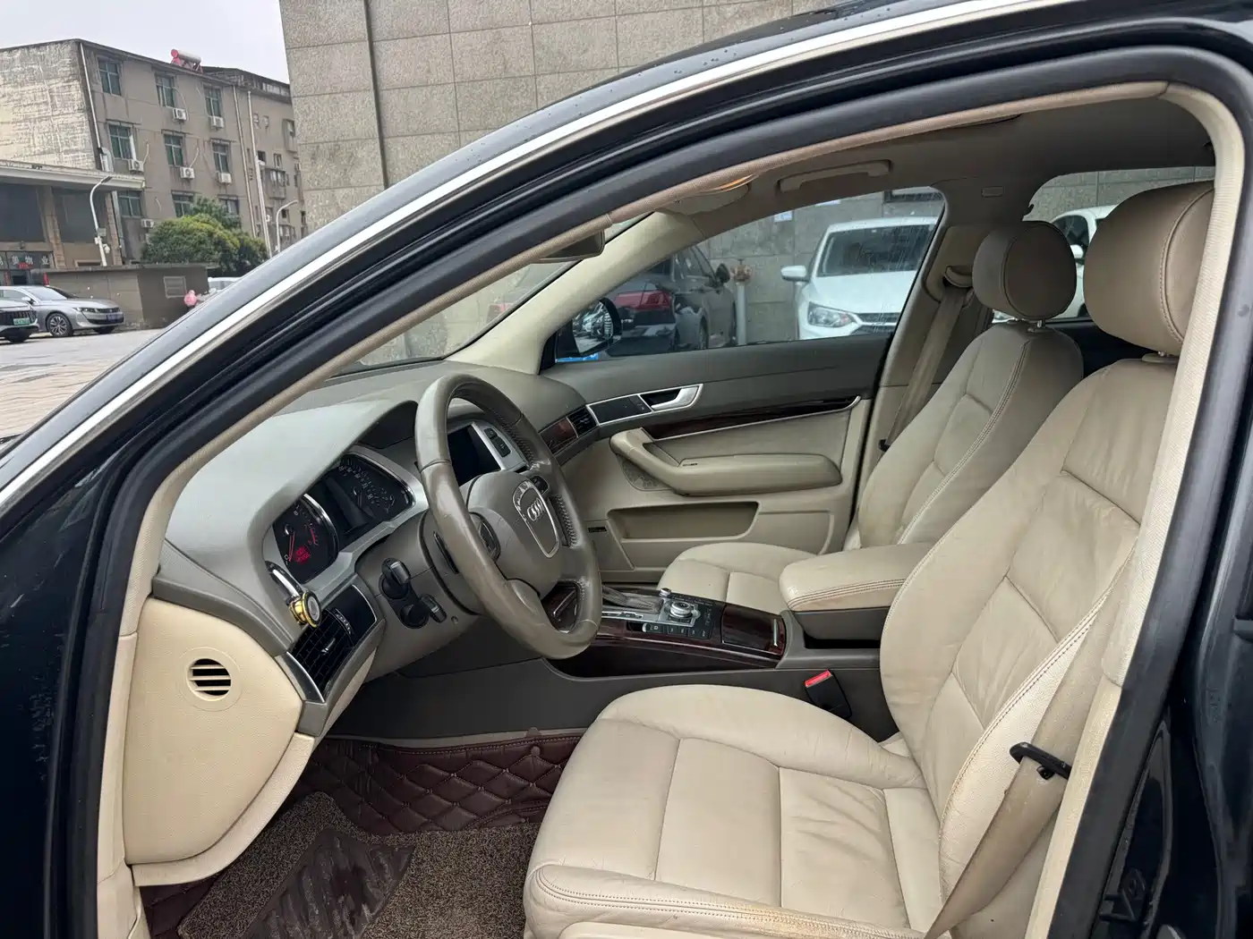Audi A6L 2010 2.4L Luxury фото 9