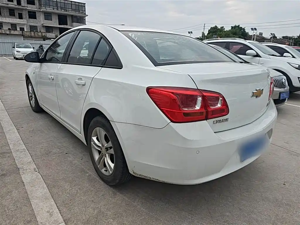 Chevrolet Cruze 2015 1.5L Classic SE AT фото 5