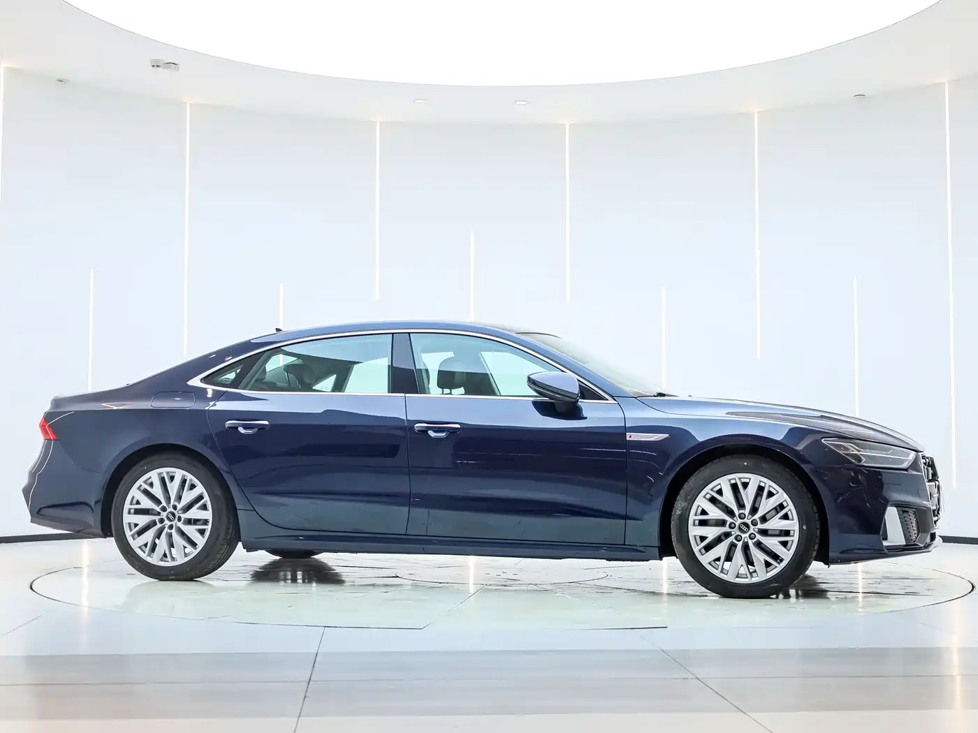 Audi A7L 2024 45TFSI S-line Dream Edition Crystal Package фото 7