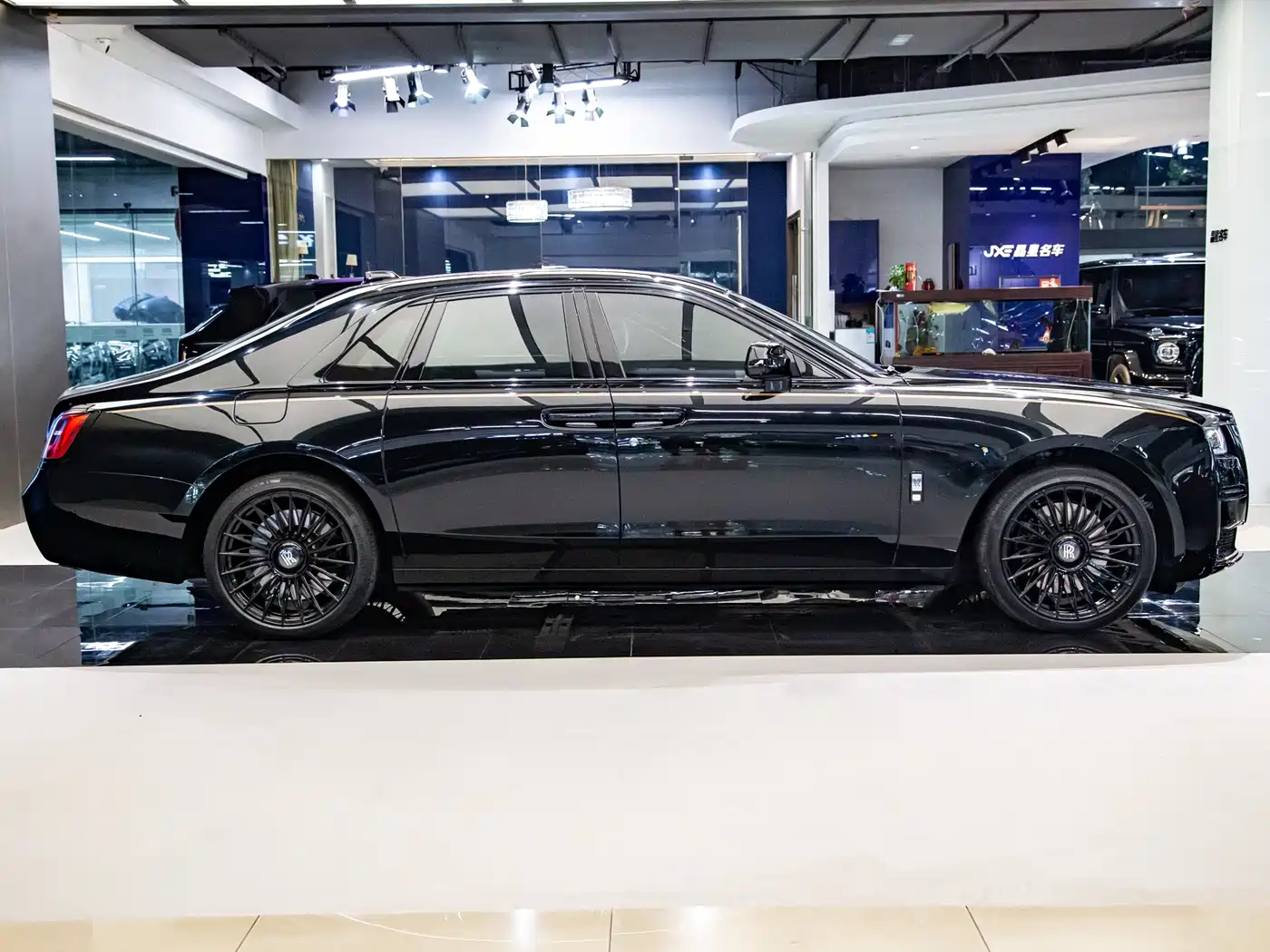 Rolls-Royce Ghost 2021 6.7T Standard Wheelbase фото 12