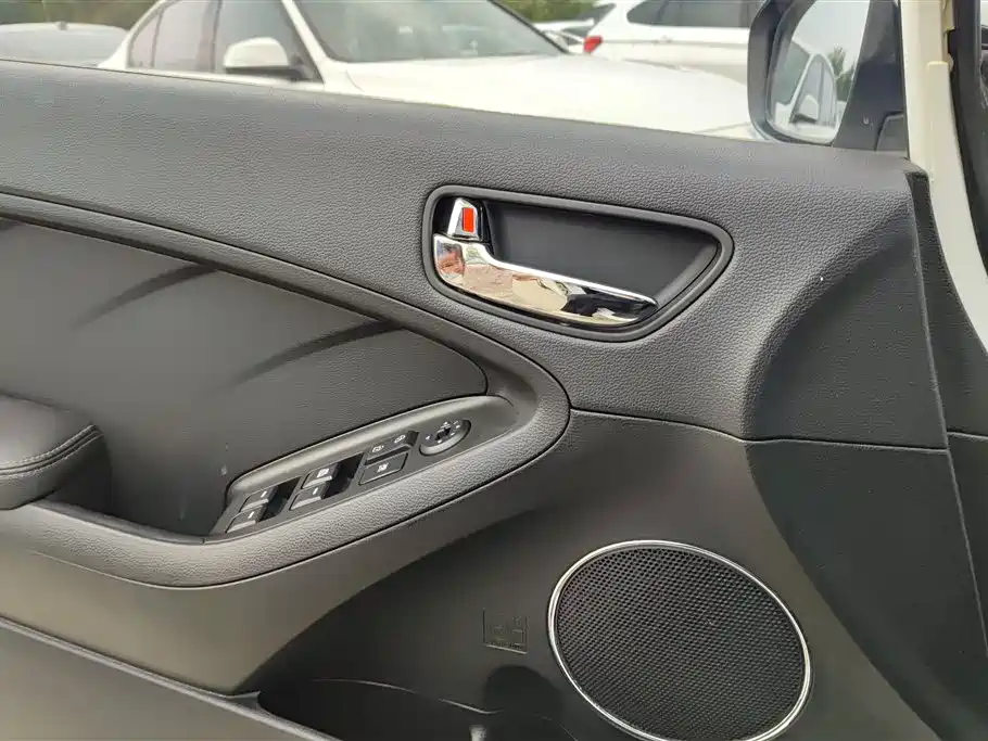 Kia K3 2015 1.6L Automatic DLX фото 7