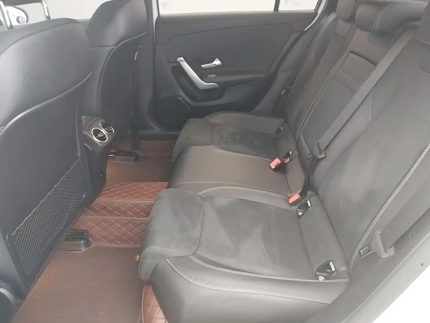 Mercedes-Benz A-Class 2021 A 200 L Sport Sedan Fashion Edition фото 12