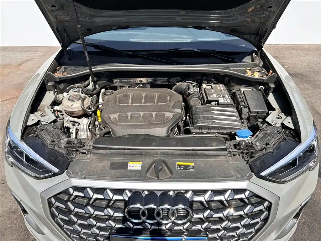 Фото 8 - Audi Q3