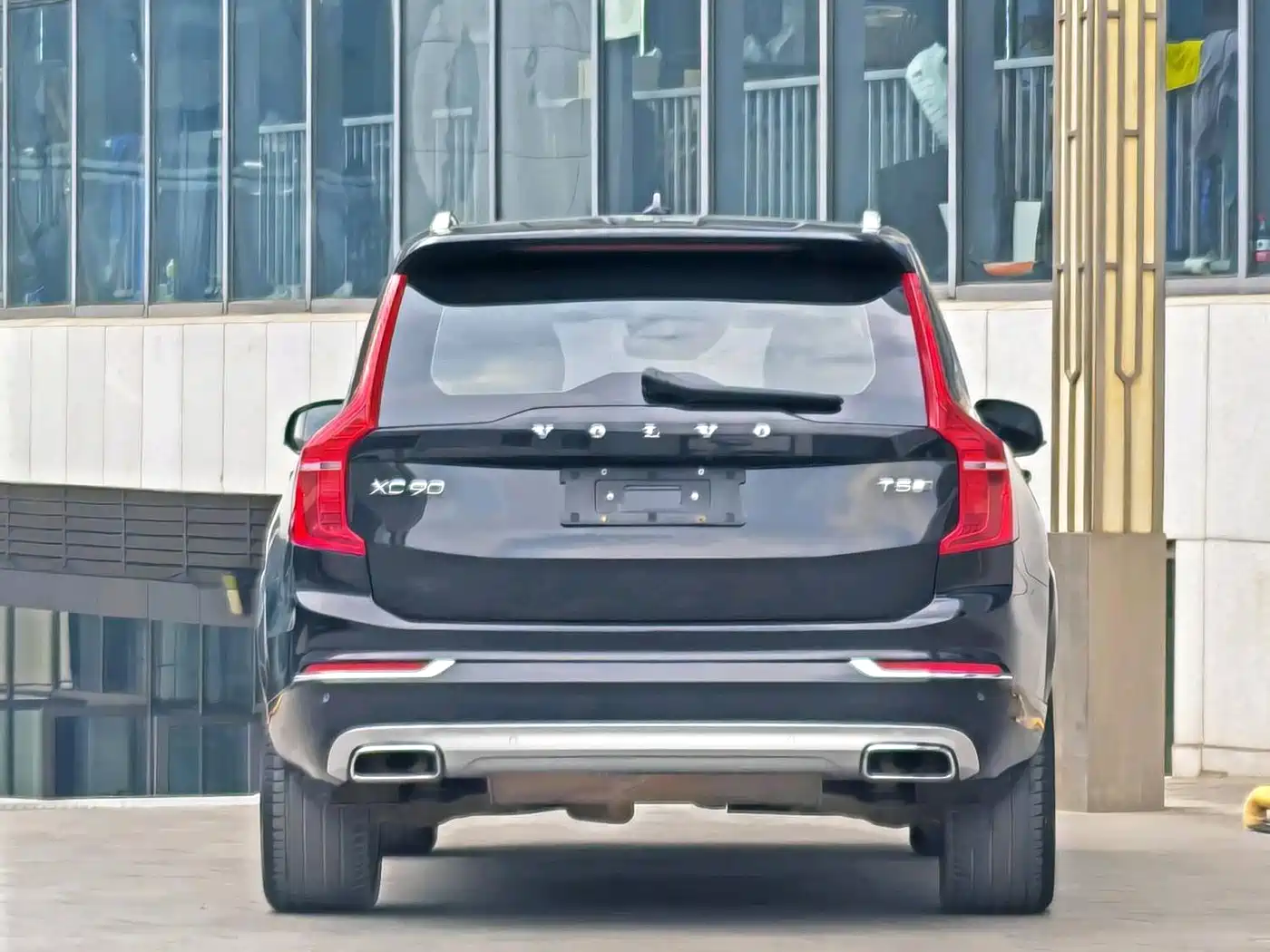 Фото 14 - Volvo XC90