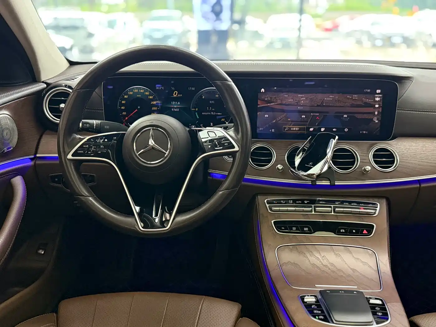 Mercedes-Benz E-Class 2022 E 300 L Luxury фото 13