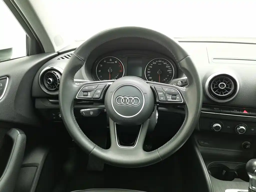 Фото 11 - Audi A3