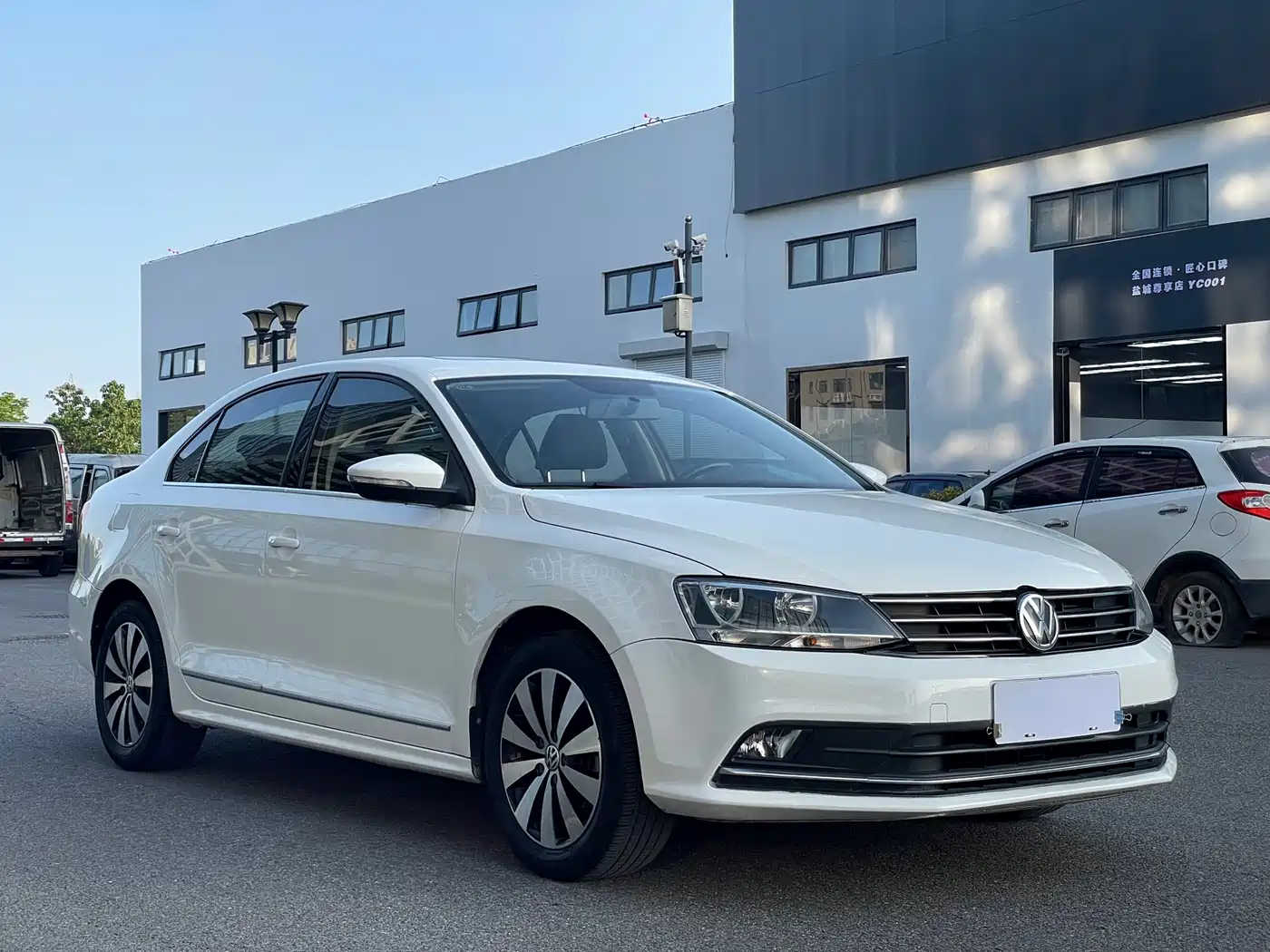 Volkswagen Sagitar 2017 1.6L Automatic Comfort фото 3