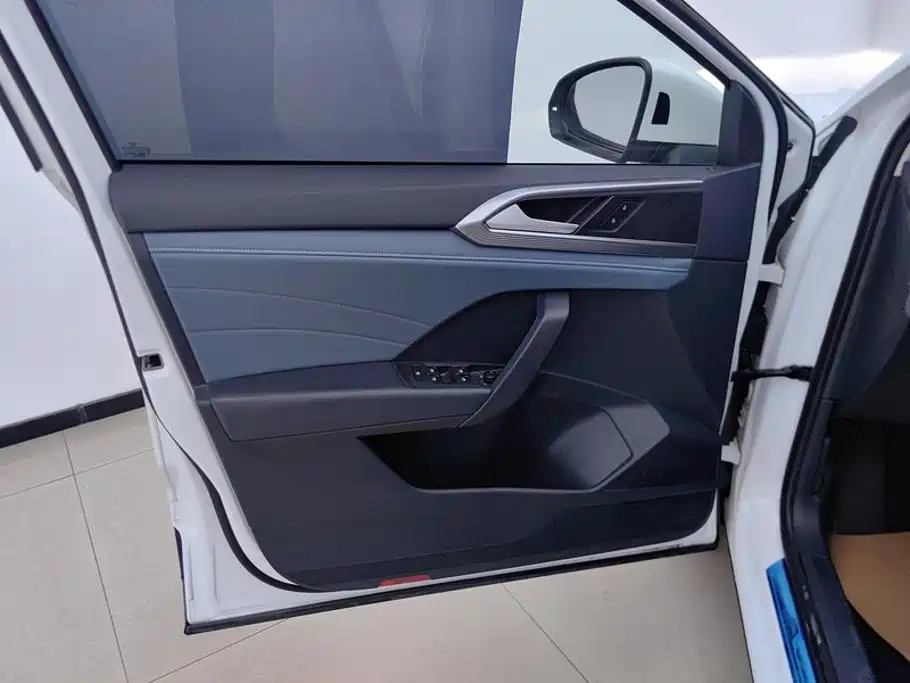 Volkswagen Tharu, миниатюра 7