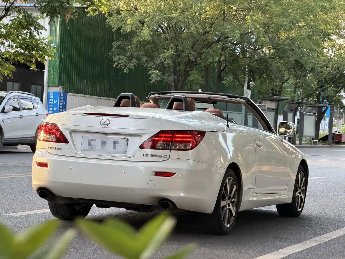 Фото 16 - Lexus IS