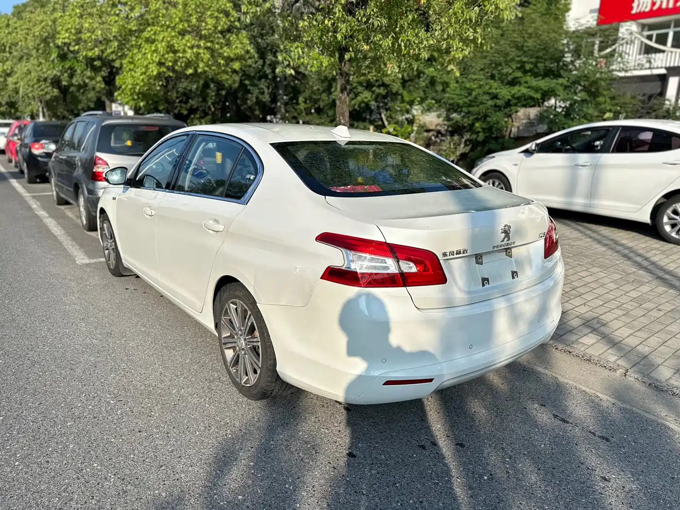 Фото 4 - Peugeot 408
